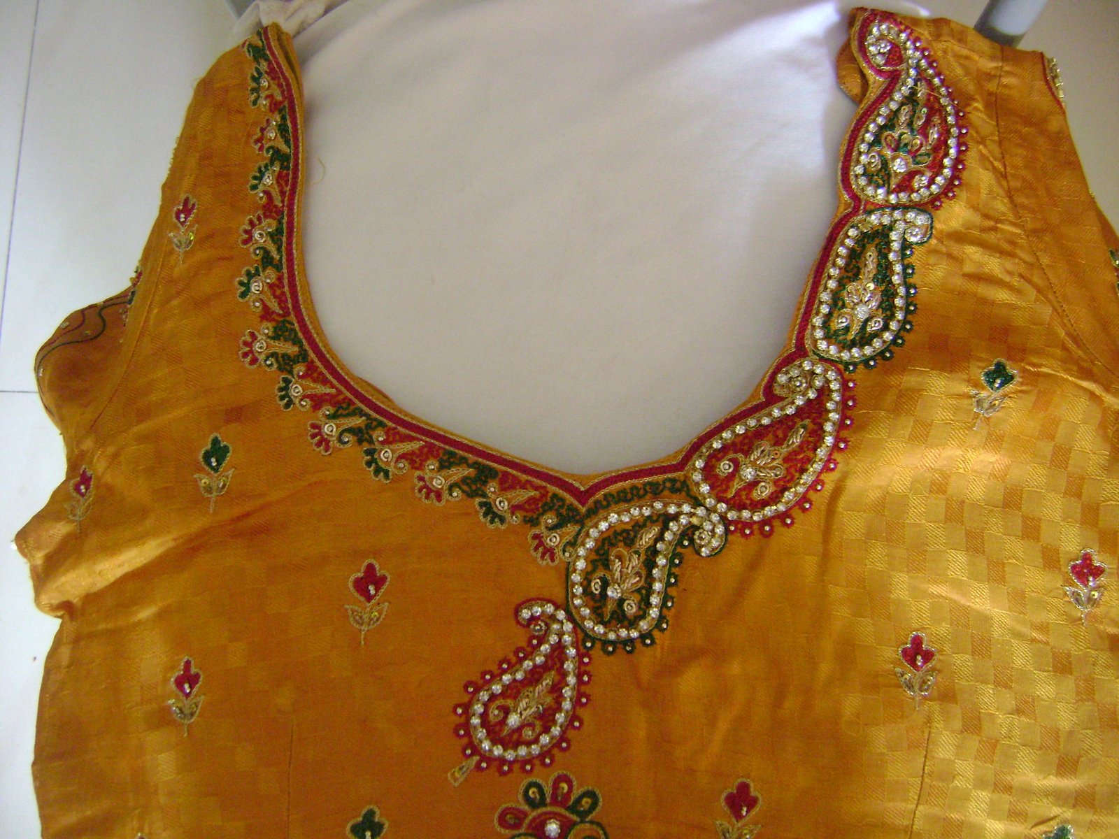 Manithan-tamilan-indian: hand embroidery blouse with stone,zari,zardozi ...