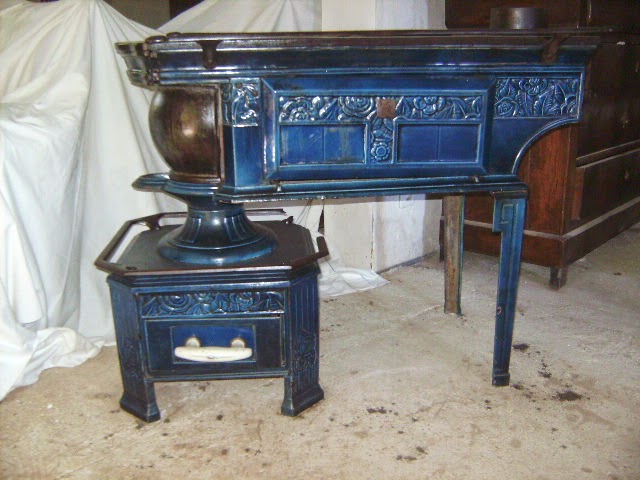 ancienne poêle cuisinière a bois fonte émaillée bleu époque art nouveau