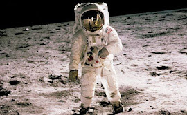 Comandante NEIL ARMSTRONG  1er SER HUMANO QUE PISÓ LA LUNA (21/07/1969)