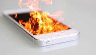 Sạc pin iphone bị nóng máy
