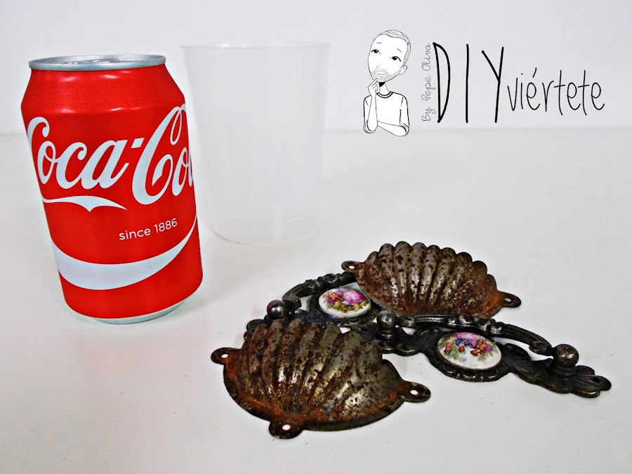 DIY-bandeja-madera-bricolaje-craquelé-pintyplus-pintar-chalkpaint-pizarra-rosa-desayuno-2