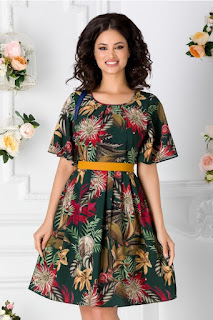 Rochie de ocazii marime mare verde inchis cu imprimeu floral Rochie de ocazii marime mare verde inchis cu imprimeu floral