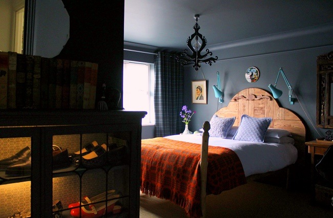 lazy daisy jones Bedroom redecoration handmade bed