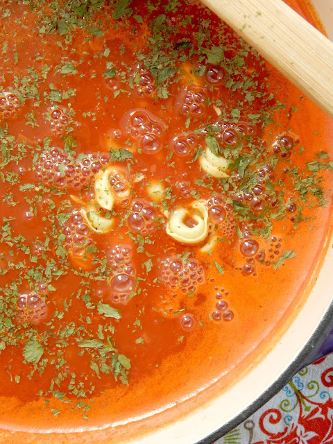 cheese tortellini tomato soup (sweetandsavoryfood.com)