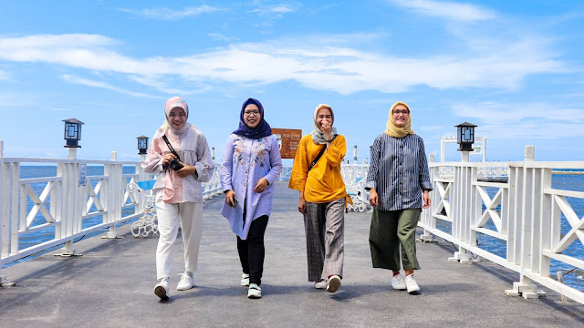 Pantai Ancol Jakarta Putri Duyung
