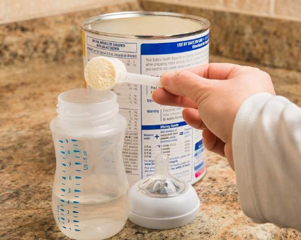 Tips Menyiapkan Susu Formula  bagi Bayi, Bunda harus Bisa!