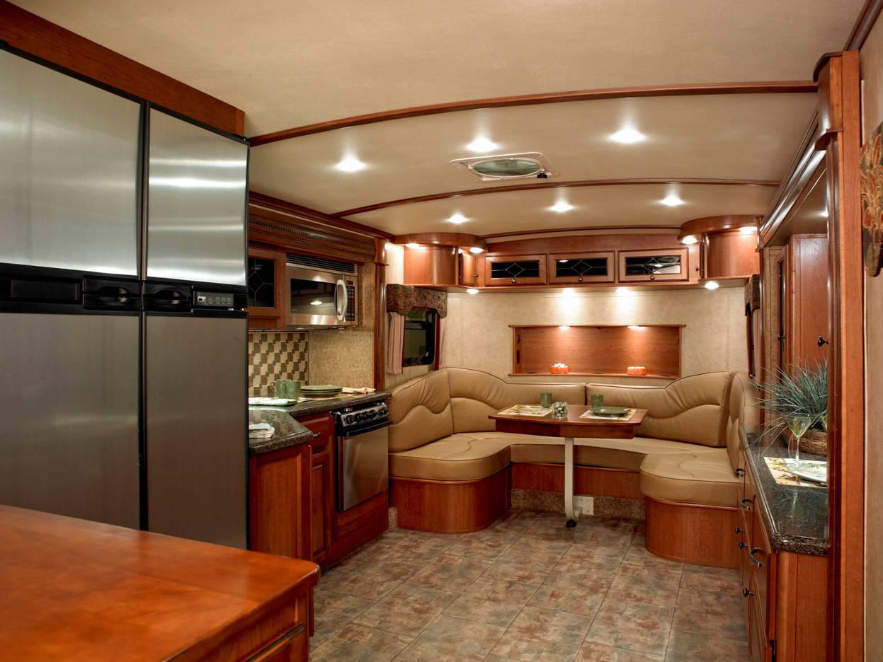 FIFTH WHEEL SALES VERY GOOD FOR MICHIGAN DEALER