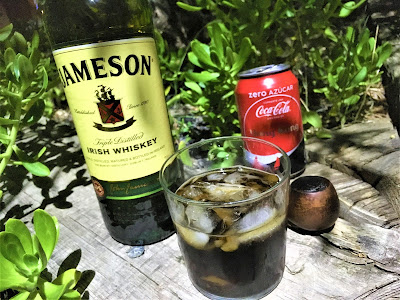 Jameson Irish Whiskey con Coca-Cola Zero - Esas tertulias con los amigos, en una casa rural, después de una barbacoa para rematar el verano - El troblogdita - el gastrónomo - ÁlvaroGP -  SEO