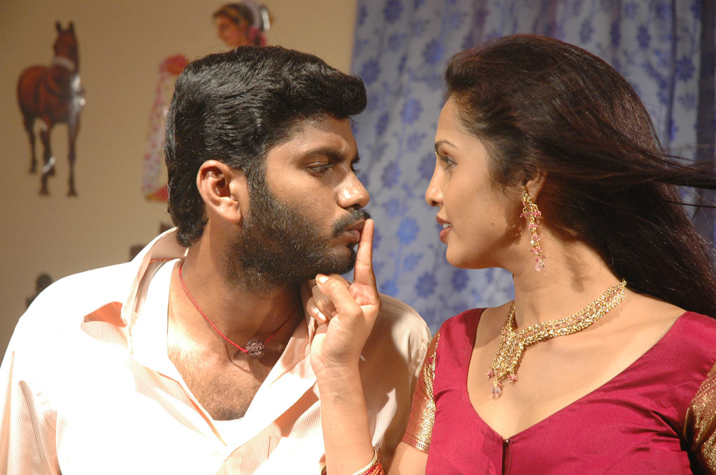 Latest Tamil Movie Shankar Hot Bedroom Scene Photoall