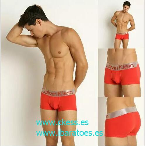 hombres guapos en boxer calvin klein