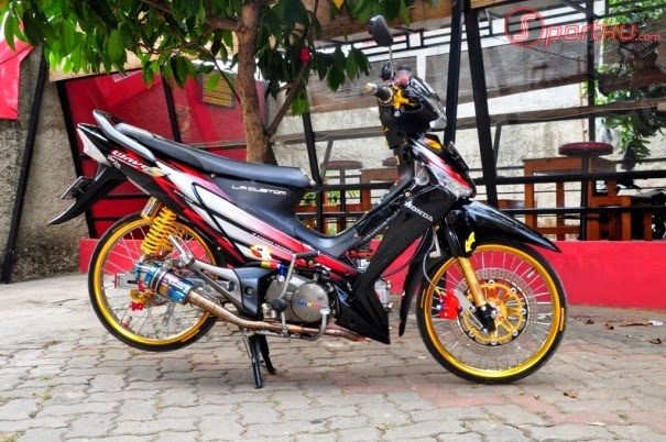 Intip Foto-foto Supra X 125 Terbaru yang Keren Abis Intip Foto-foto Supra X 125 Terbaru yang Keren Abis