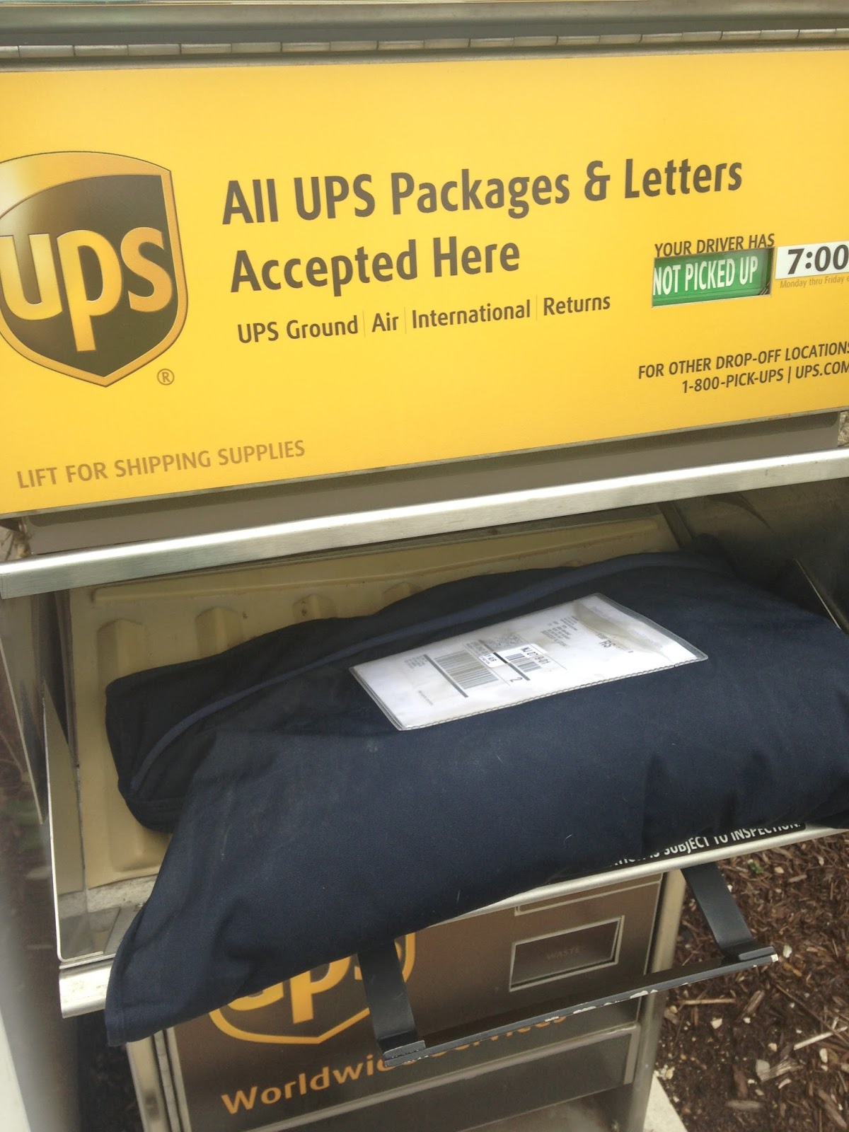 Ups Dropoff Staples - kzdu4vv