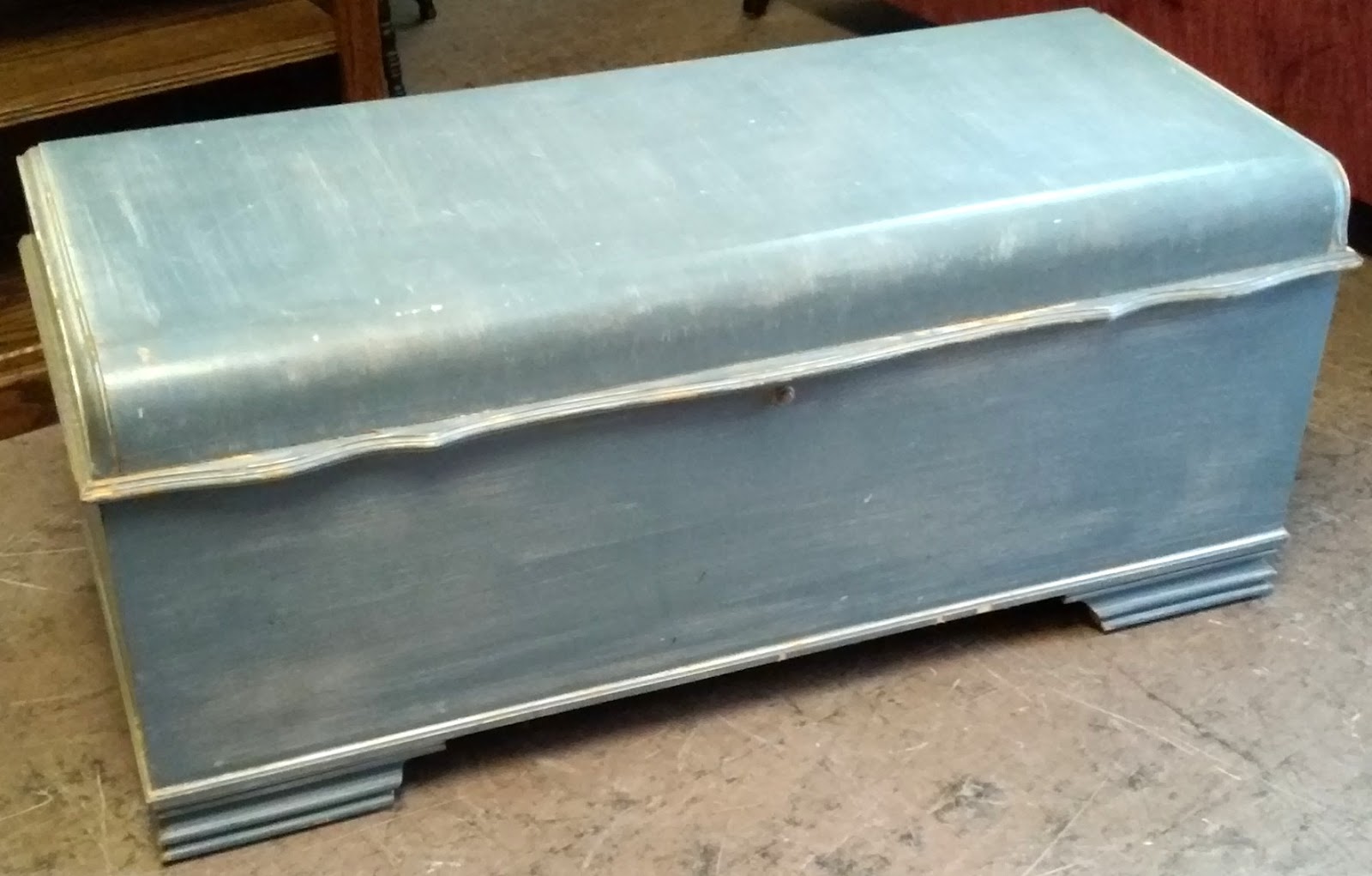 uhuru furniture collectibles sold shabby chic lane cedar chest 80 uhuru furniture collectibles sold shabby chic lane cedar chest 80
