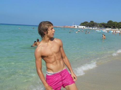 Are Dylan And Cole Sprouse Gay 46