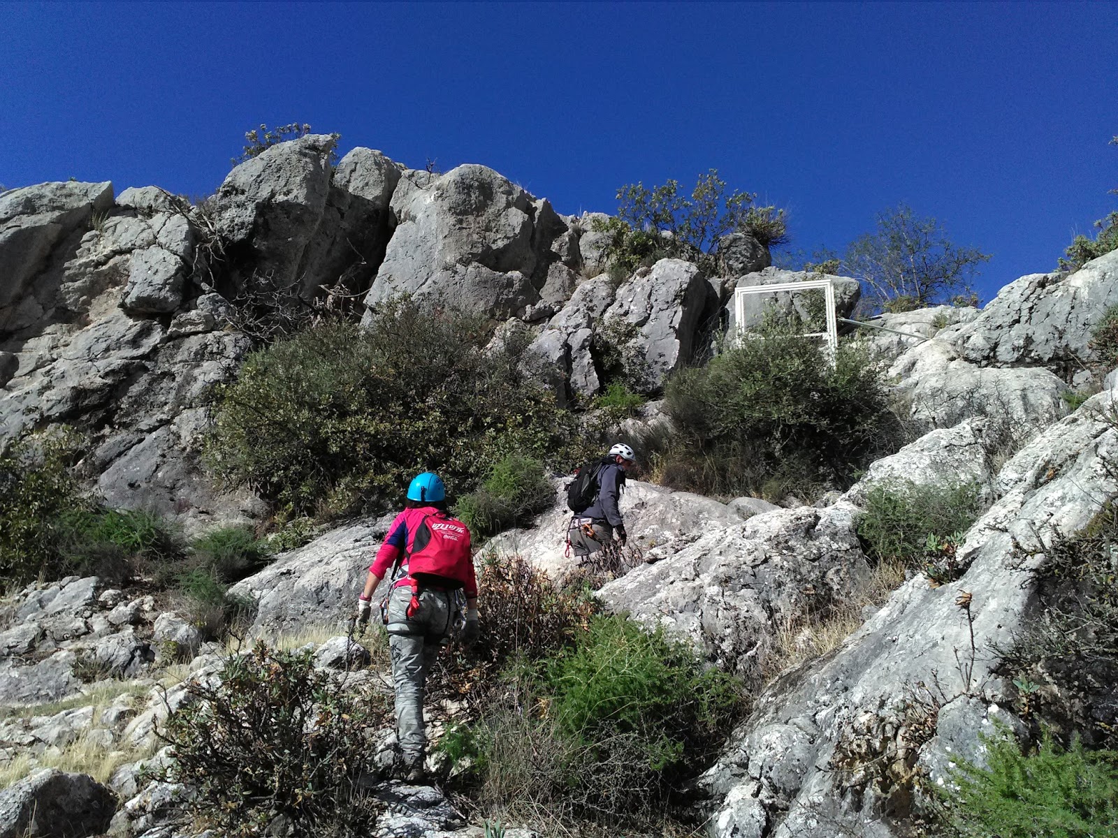 MochilAndo por el mundo Vía ferrata de la Falla del Camorro (Cuevas de