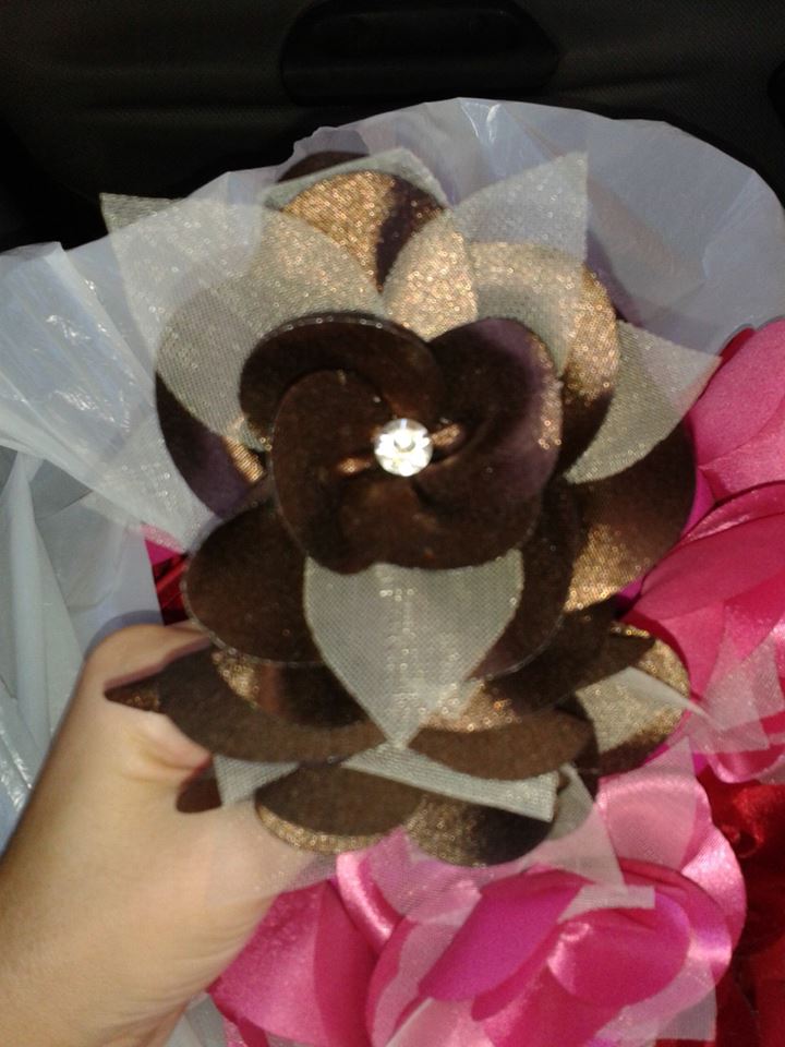 meu querido ateliê Tiaras Flor de cetim com tule e strax