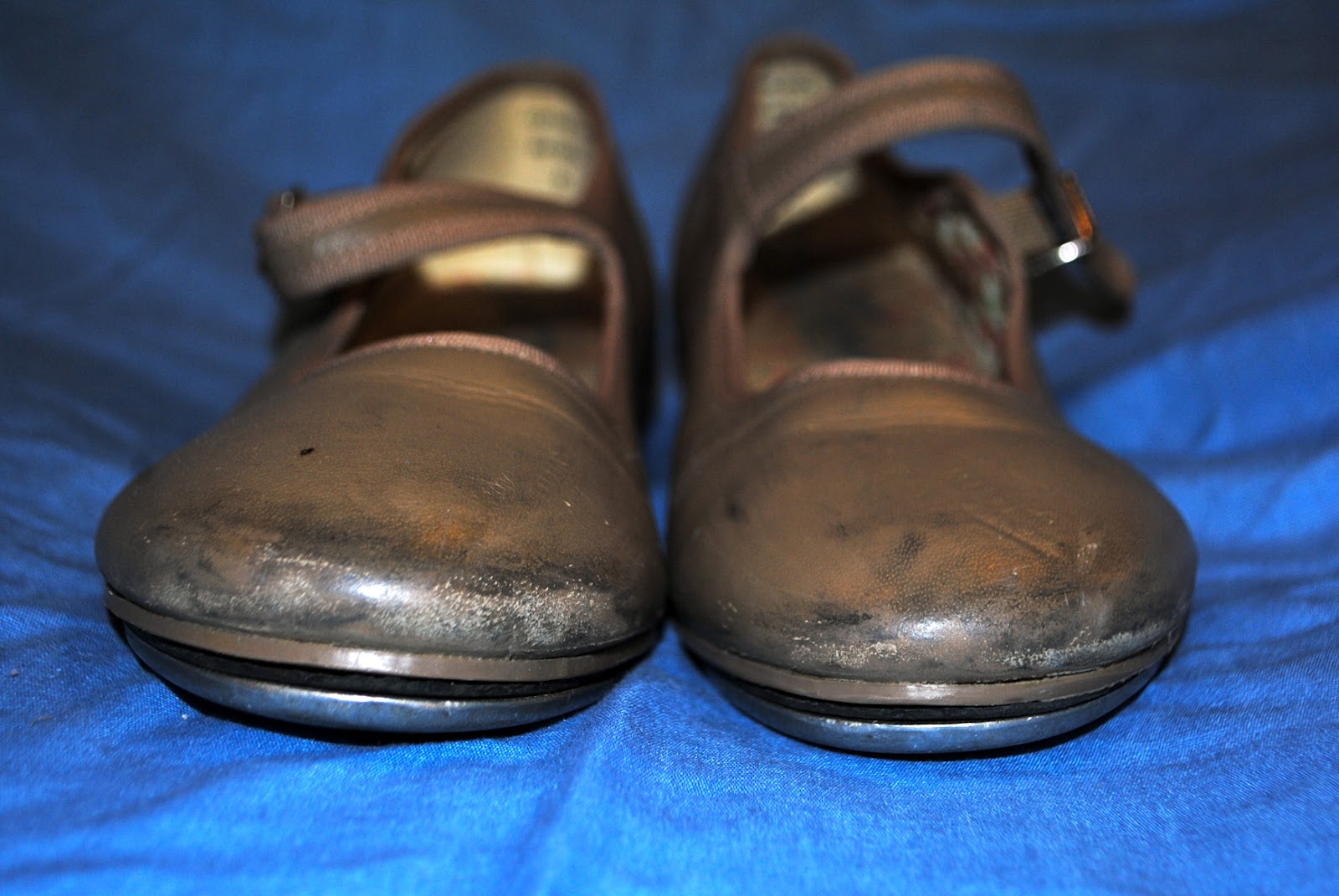 Let's Raise the Barre Capezio tan tap shoes, size 6