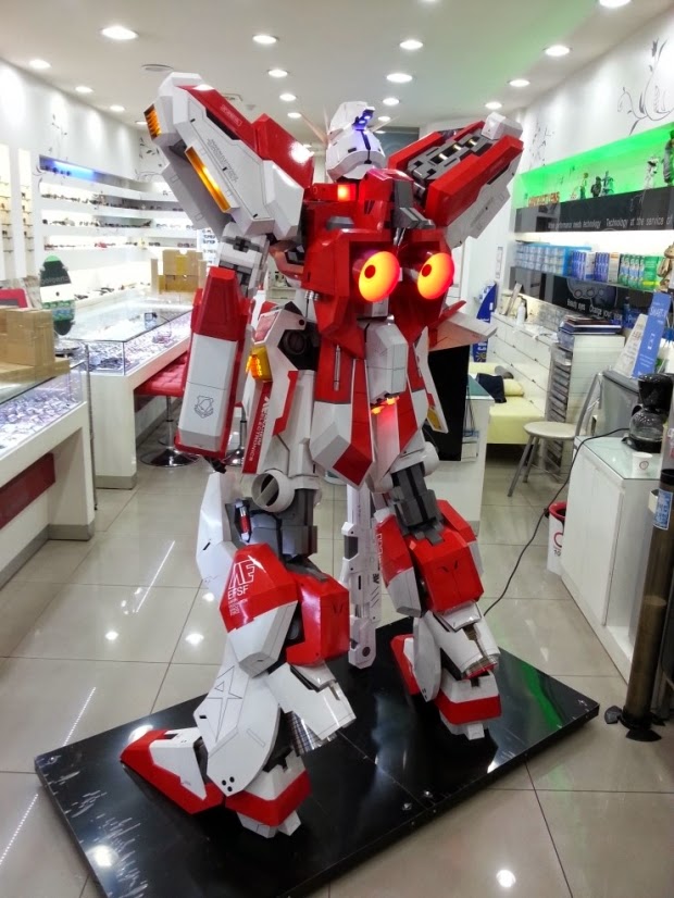 GUNDAM GUY Gundam Papercraft 6 Foot Tall HiNu Gundam