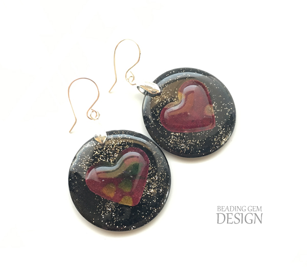 Layered Resin Jewelry Tutorial using Fabric and Heart Paper Punches ...