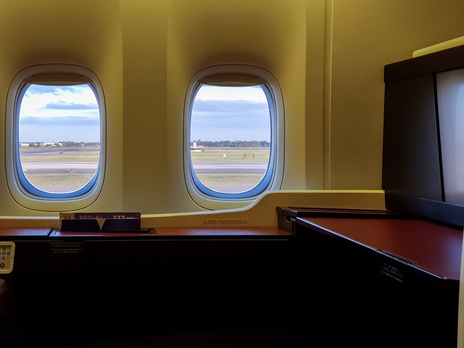 飛行|日本航空 77W 頭等艙 JL4 成田→紐約 NRT-JFK 飛行|日本航空 77W 頭等艙 JL4 成田→紐約 NRT-JFK