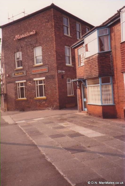 Pubs of Manchester Soap Box / Newton House, Culcheth Lane