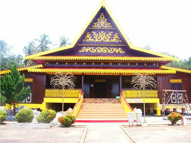 50+ Rumah Panggung Yang Memiliki Kolong Rendah Adalah Rumah Brainly Background