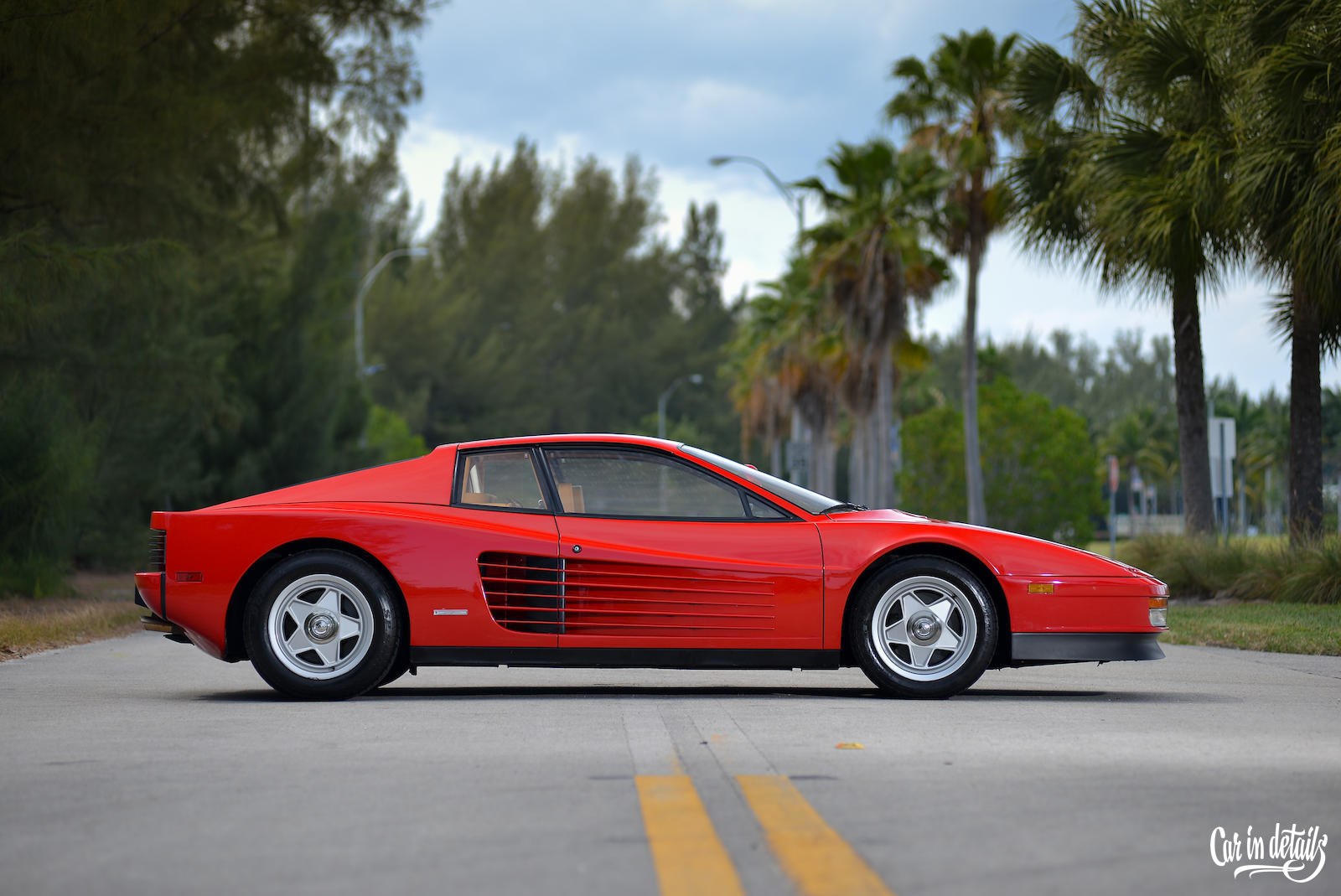 Детская машинка Ferrari Testarossa