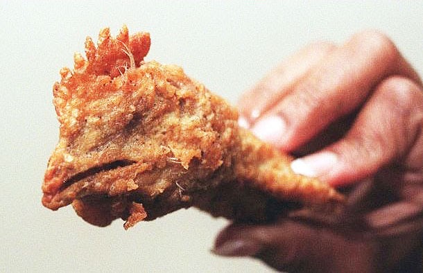 Alizul: 10 DISGUSTING OBJECTS ALLEGEDLY FOUND IN FAST FOOD