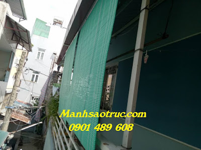 mành nhựa màu xanh nhạt