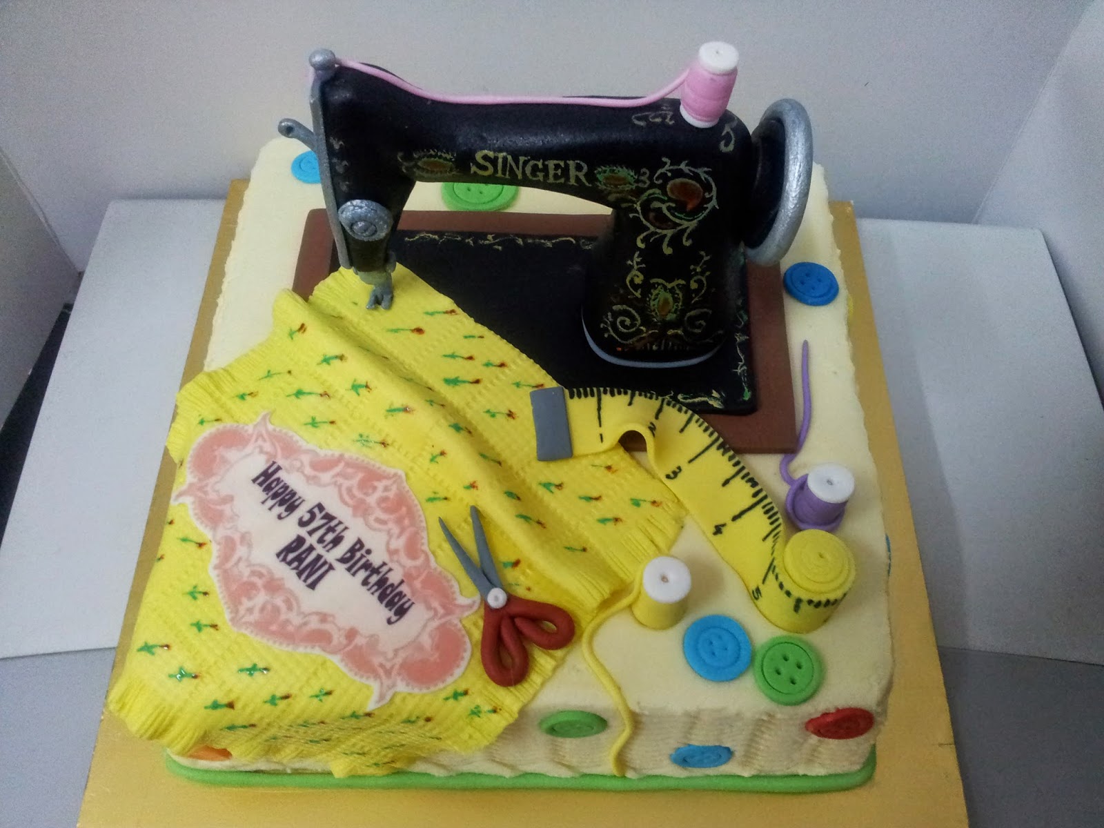 L'mis Cakes & Cupcakes Ipoh Contact 0125991233 3D Sewing Machine Cake