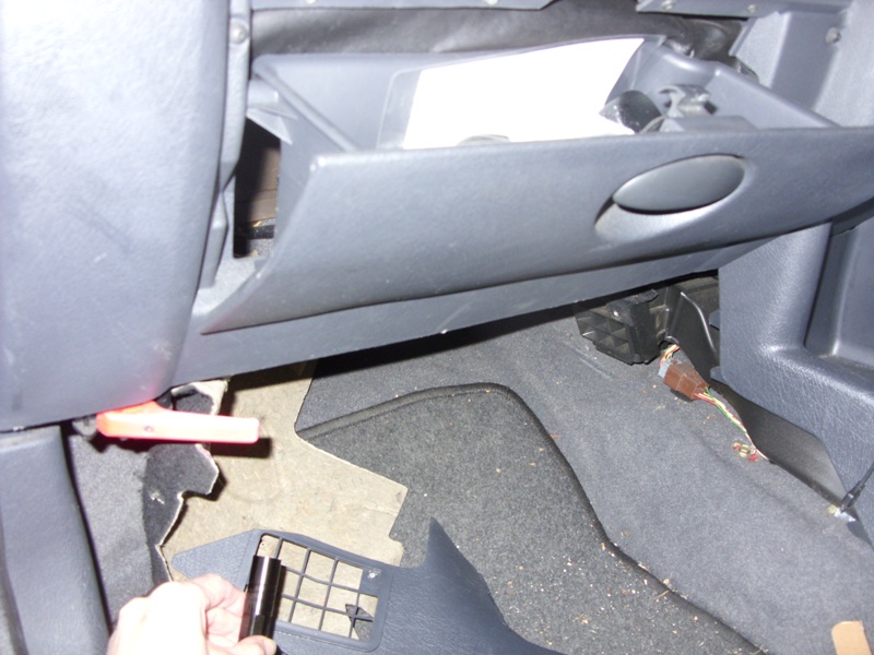 M0WYE's Blog Citroen Berlingo Heater Blower Resistor Change