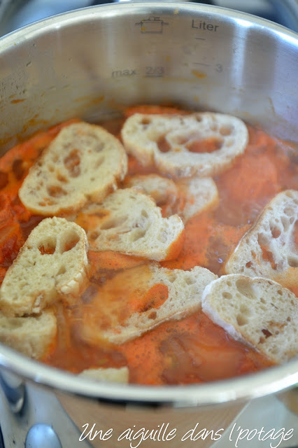 tomato & sourdough soup Yotam Ottolenghi