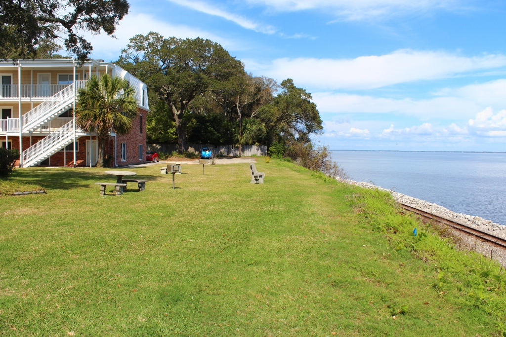 Waterfront Condo Living Bayview Terrace in SE Pensacola Heights