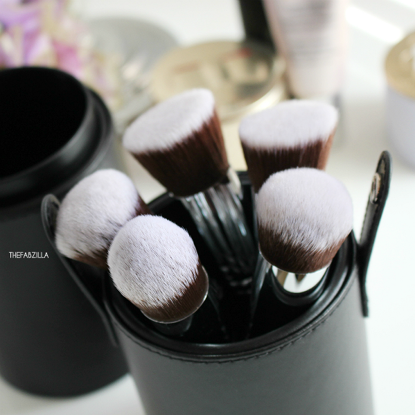 beauty junkees large kabuki set review, giveaway, affordable makeup brush, best drugstore makeup brush, how to use kabuki brush for makeup