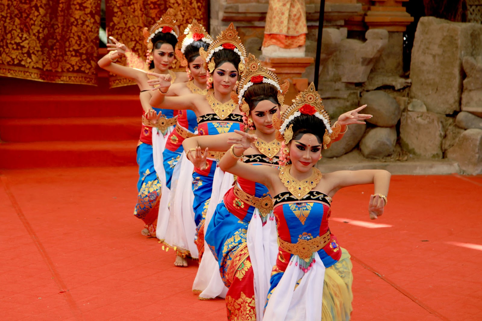 Adat танцевальная. World bahasa indonesia kesenian daerah. World bahasa indonesia kesenian daerah. Adat танцевальная. Budaya.
