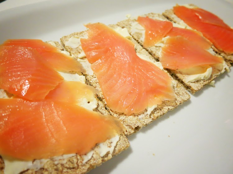 Tostas de Salmão fumado e Queijo Creme