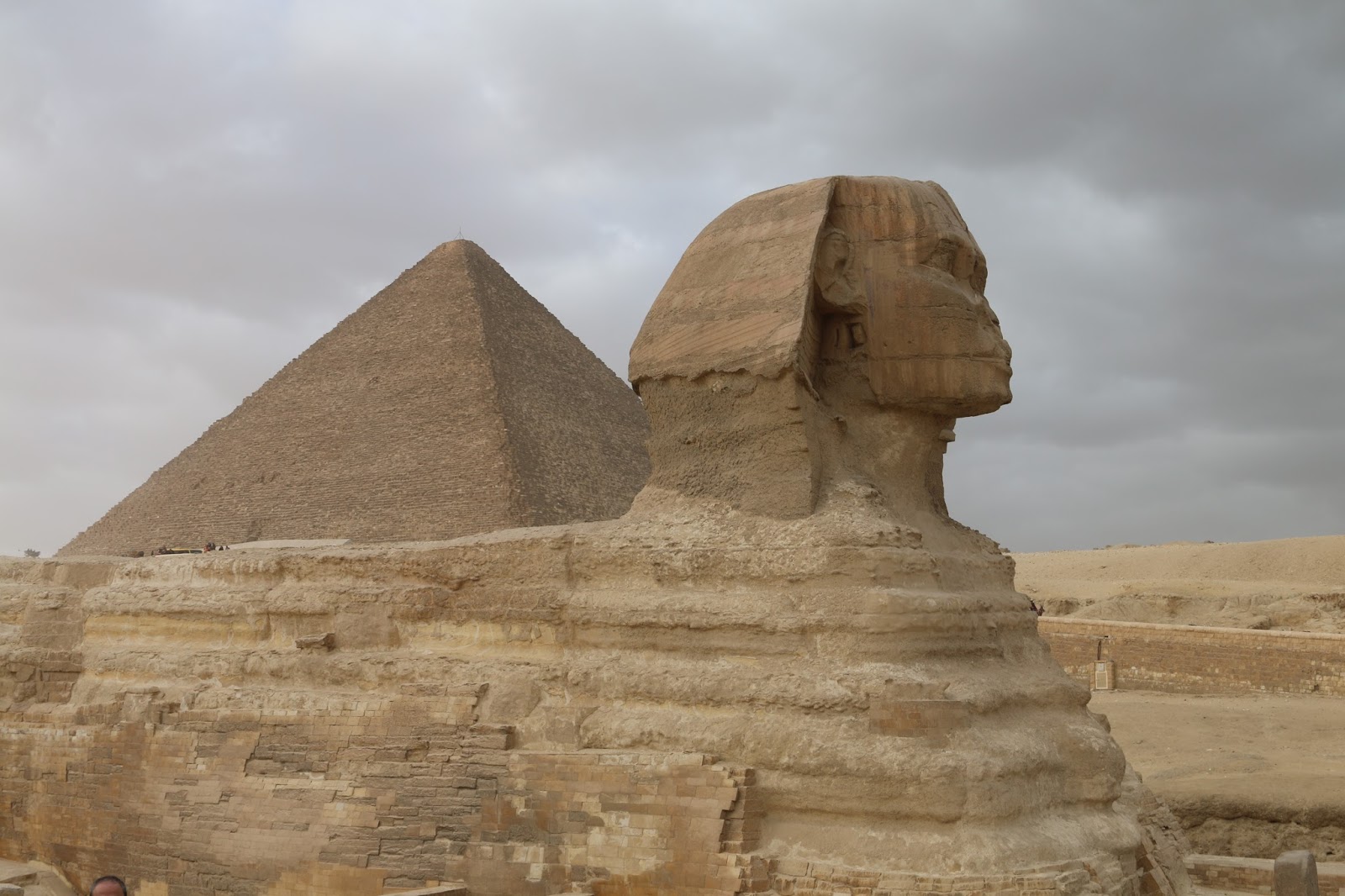 Античное царство. Пирамида Хефрена древний Египет. Пирамида Хефрена и сфинкс. Пирамида Хуфу Египет. Пирамида Джосера сфинкс.