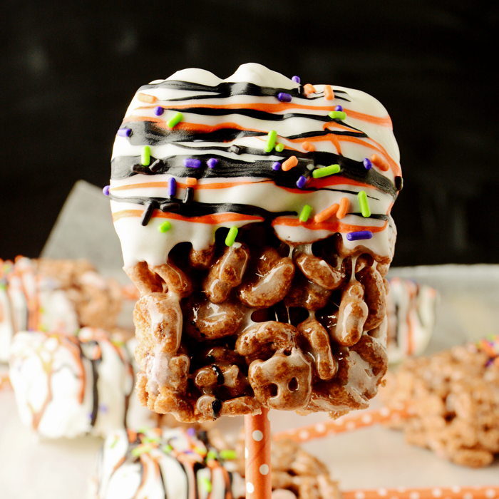 Halloween Cereal Bars | Fun and easy cereal bars perfect for a party!