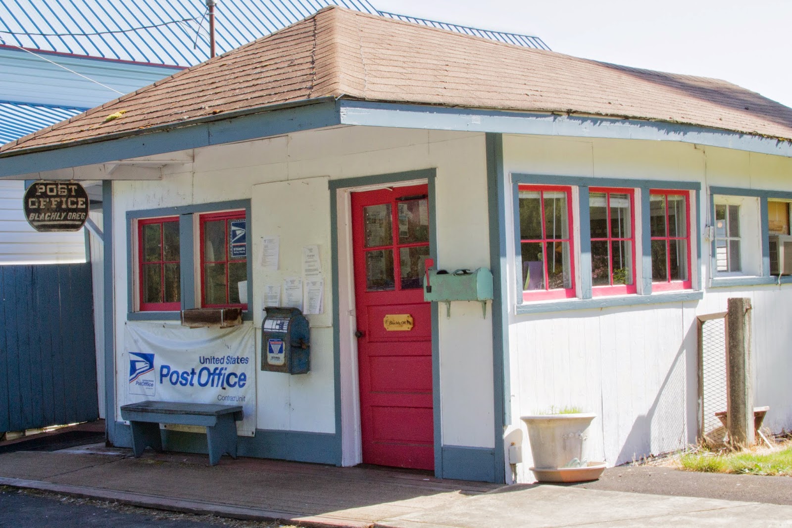 FOLKWAYS NOTEBOOK OLD GENERAL STORE AND POST OFFICE BLACHLY, OREGON