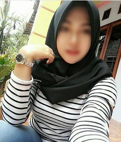 Ditanya Hukum Wanita Memajang Foto di FB, WA, BBM. Ditanya Hukum Wanita Memajang Foto di FB, WA, BBM.