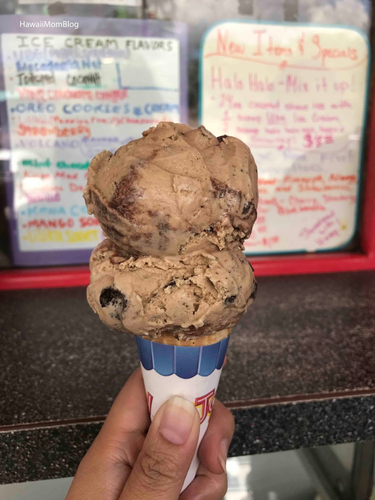 Hawaii Mom Blog Visit Big Island Anuenue Ice Cream & Shave Ice