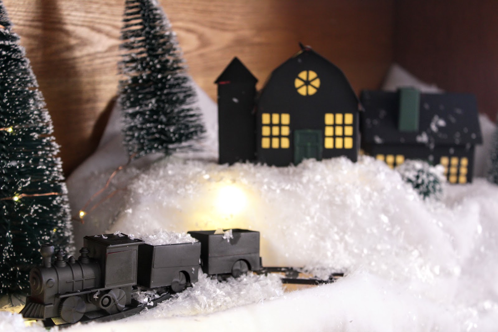 Oscar Bravo Home Christmas Village in a Bookshelf Deck The Halls