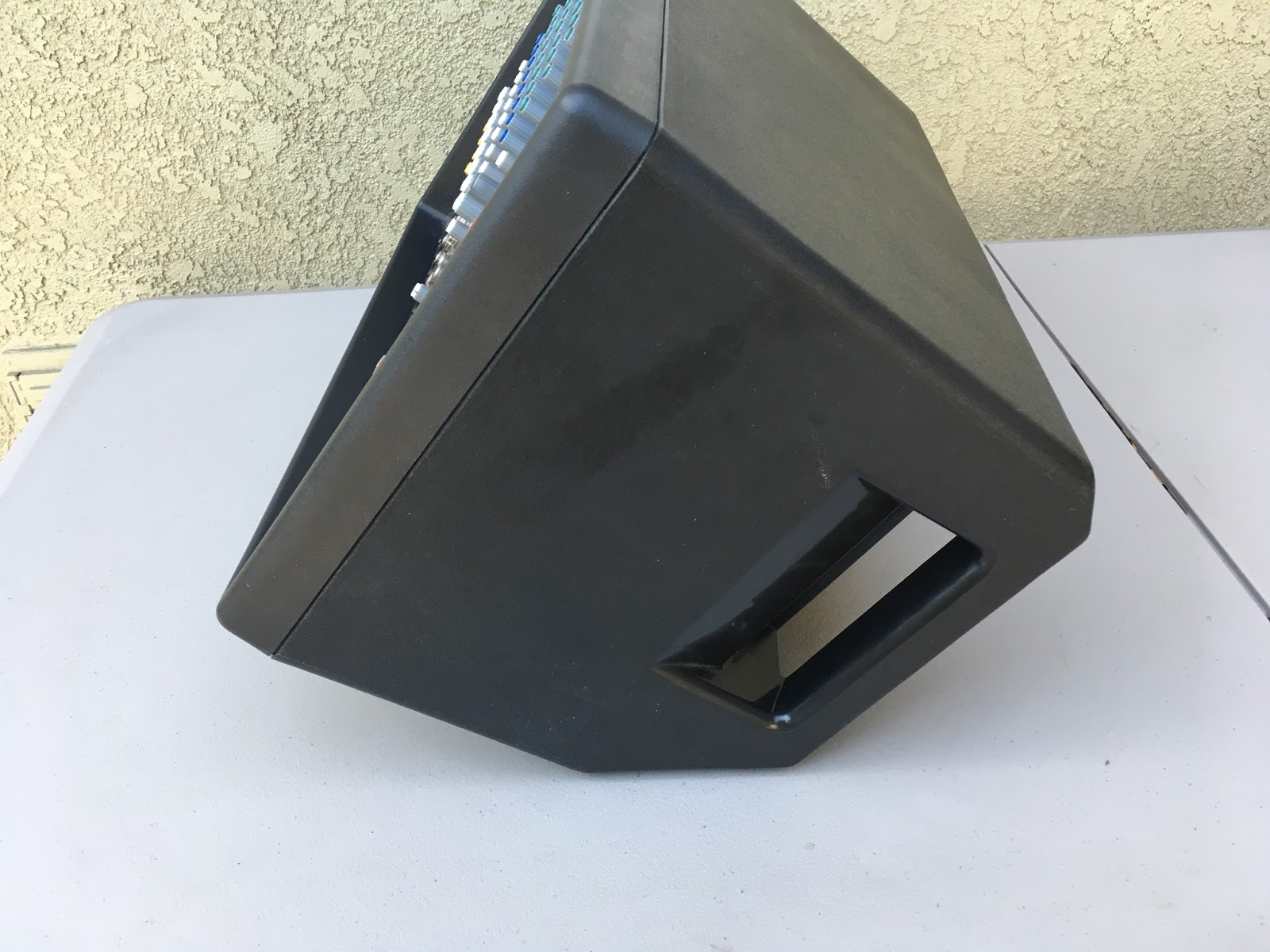 Rex and the Bass: Yamaha EMX512SC Powered Mixer Review