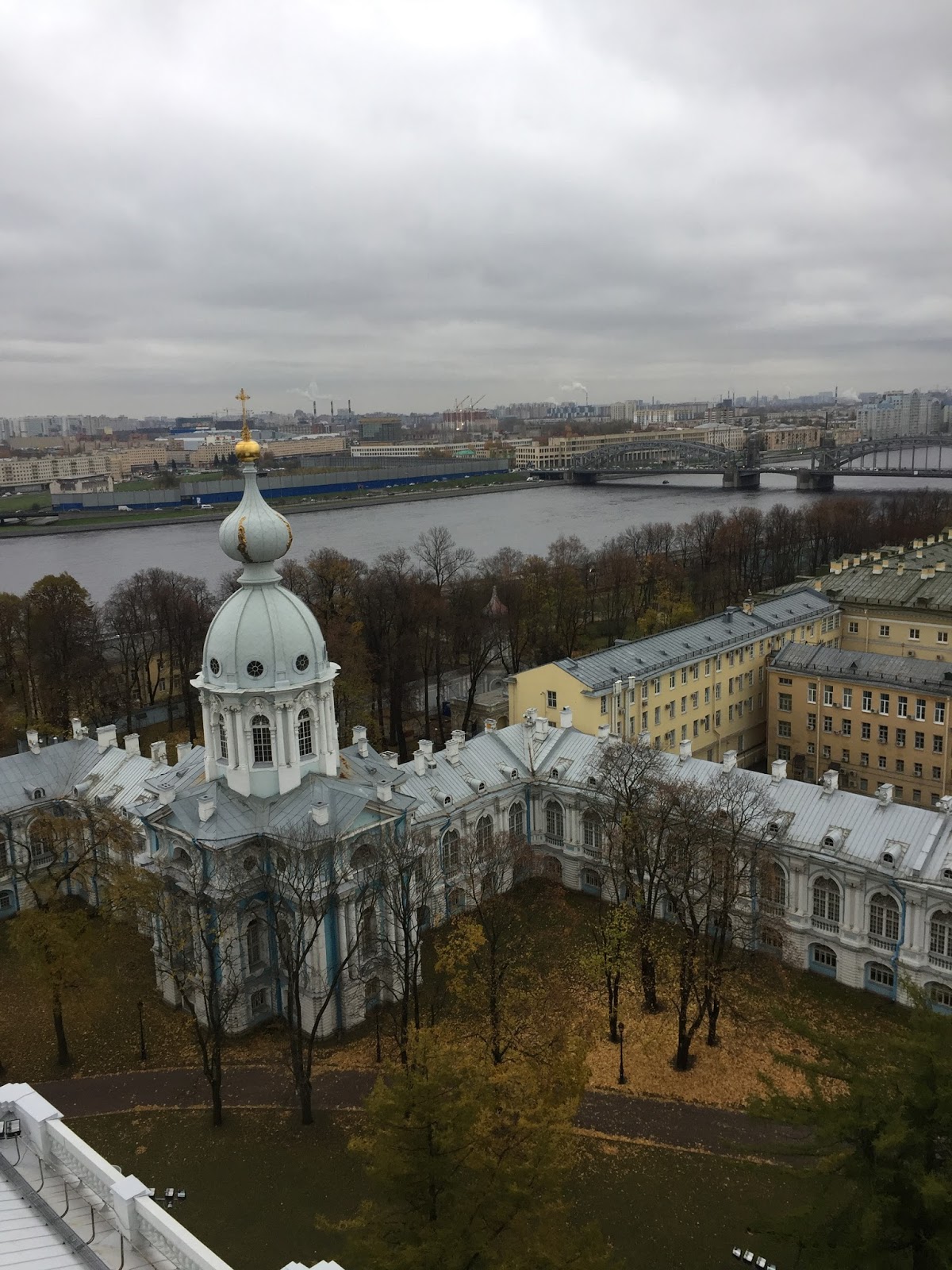 Андреевская церковь. Экскурсии в смольный санкт петербург. Экскурсия в смольный. Смольный дворец кваренги. Смольный экскурсия по зданию.