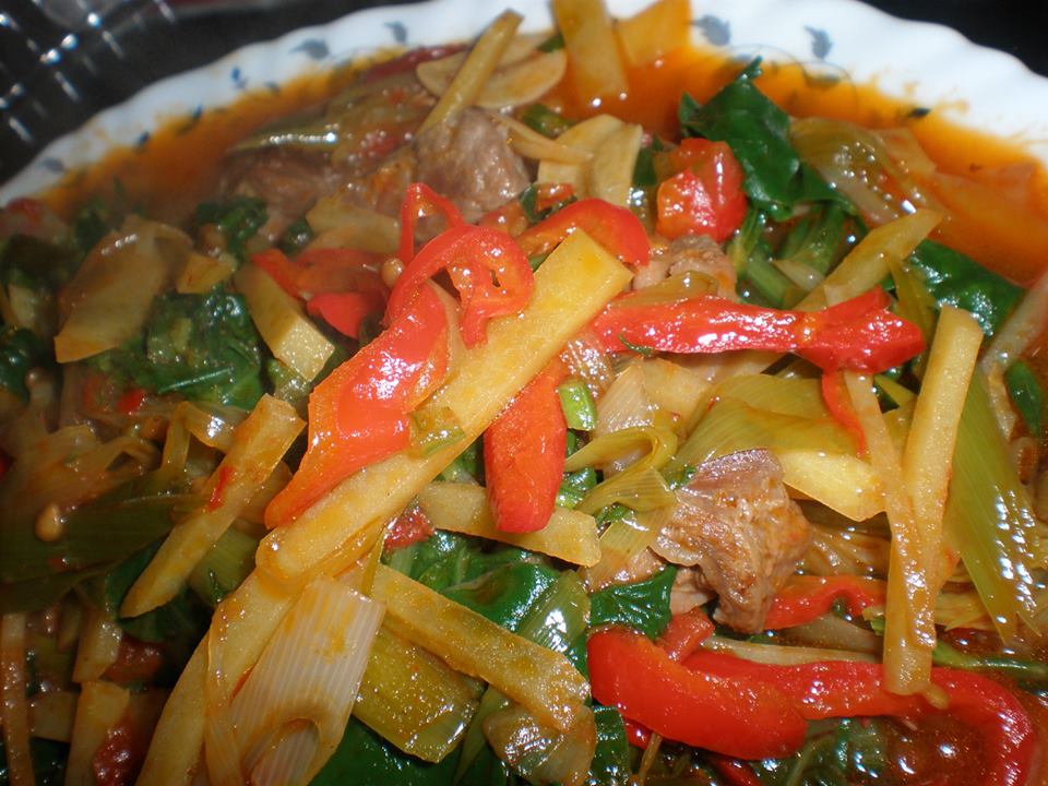 Uygur Yemekleri Etli Sebze Türlüsü