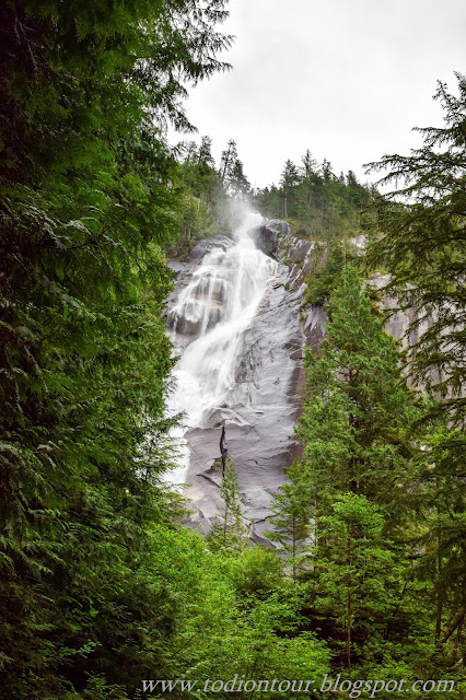 Wasserfall Shannon Falls in Squamish