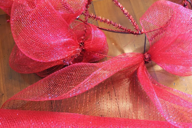 make your own deco mesh wreath