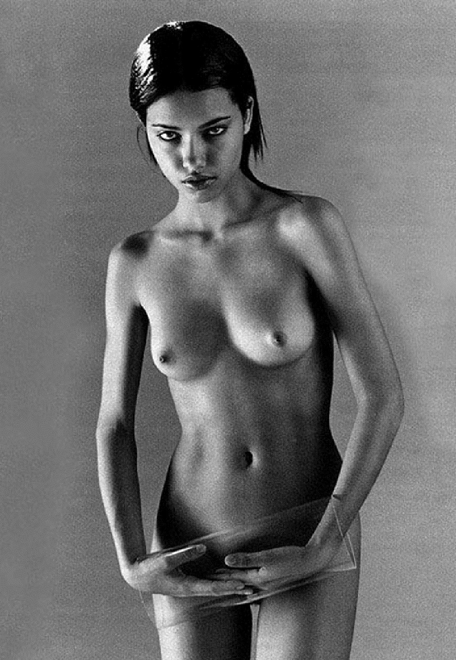 Adriana Lima Nude Pictures 16