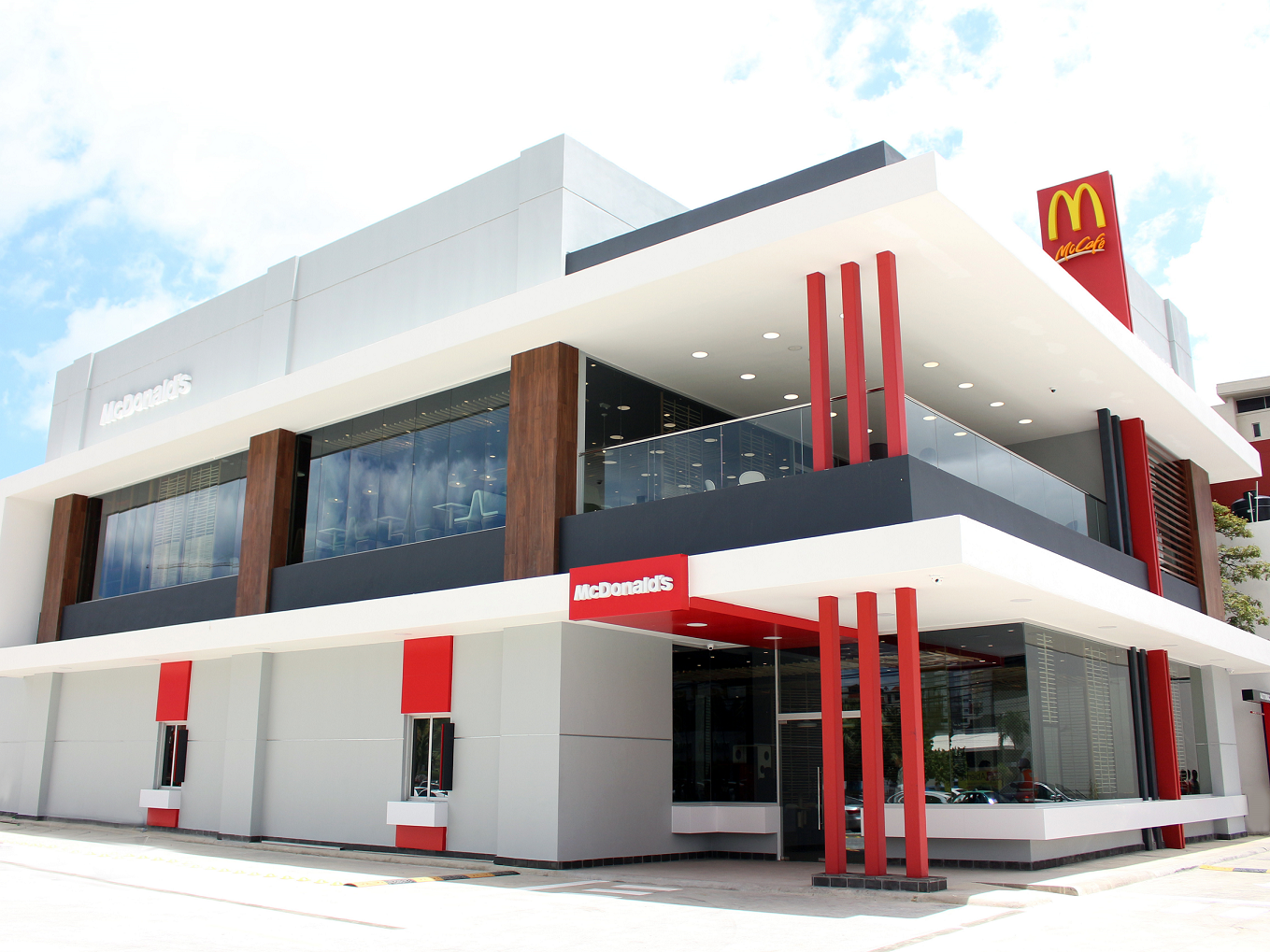 McDonald’s inaugura nueva sucursal en la avenida Abraham Lincoln