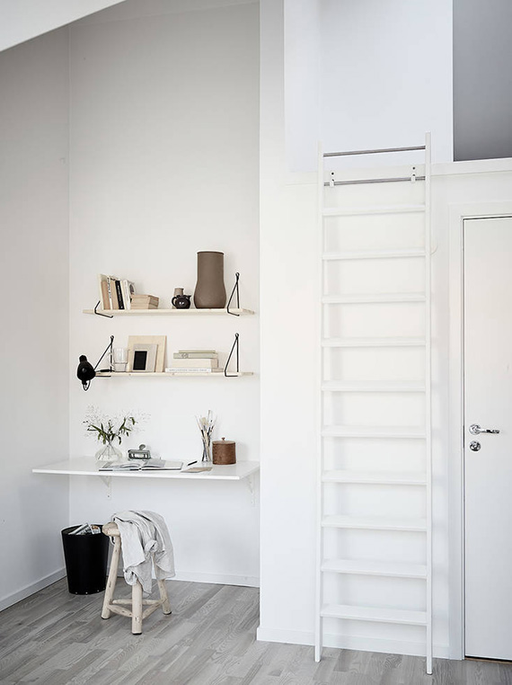 Simple home office via Stadshem